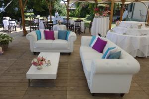 Chesterfield White 0